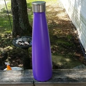 Swell Kitchen - Double wall water bottle Swell Kitchen - Double wall water bottle